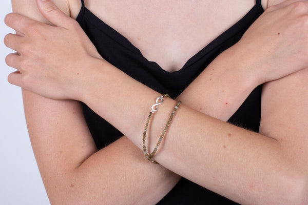 Armband (doppelt) Labradorith mit Symbol der Unendlichkeit in Silber #204
