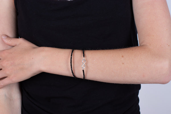 Armband (doppelt) Onyx mit Symbol der Unendlichkeit in Silber #207