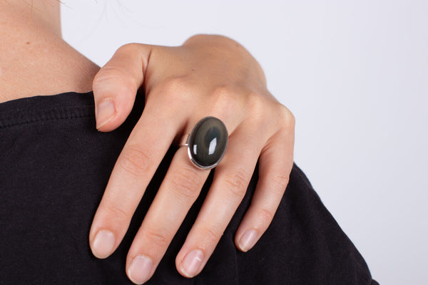 Ring R. Obsidian