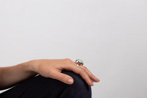 Ring Mondstein mit gespiegeltem Kreuz