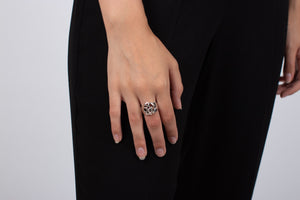 Ring Silber mit OM Symbol