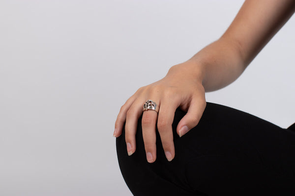 Ring Silber mit OM Symbol