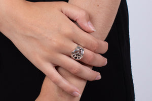 Ring Silber mit OM Symbol